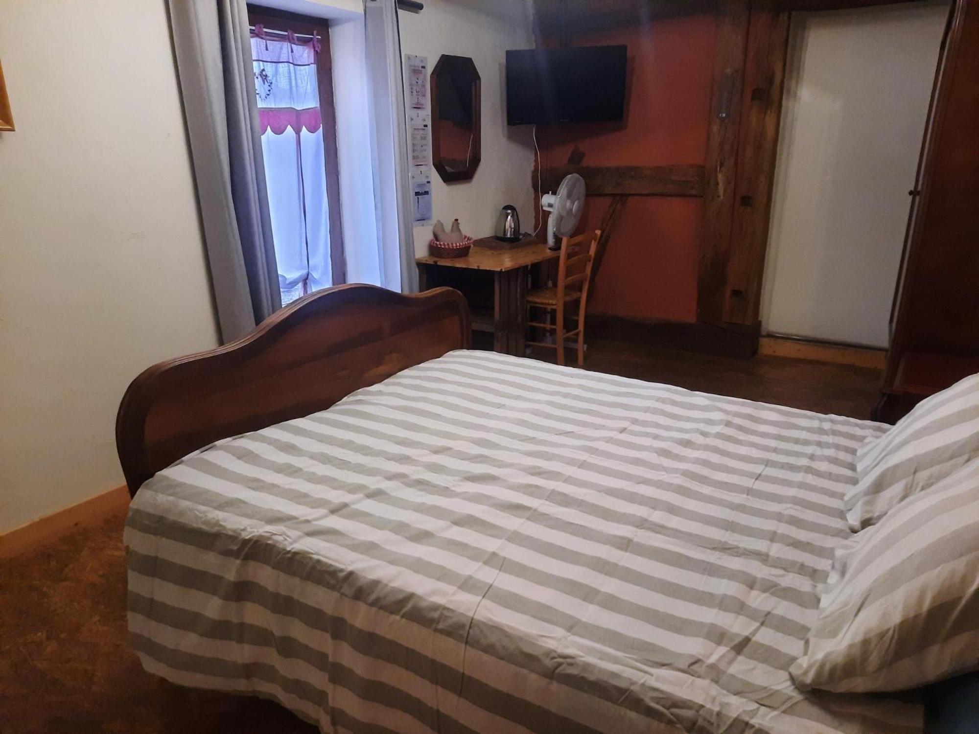 A La Poularde B&B Curciat-Dongalon Quarto foto